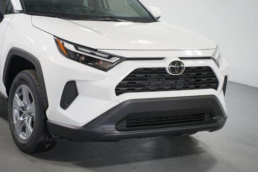 2025 Toyota RAV4 Hybrid SE