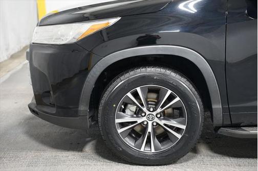 2017 Toyota Highlander LE I4