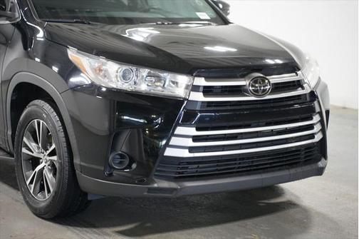 2017 Toyota Highlander LE I4