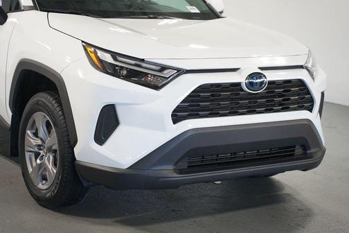 2024 Toyota RAV4 Hybrid SE