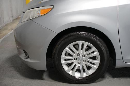 2017 Toyota Sienna XLE Premium