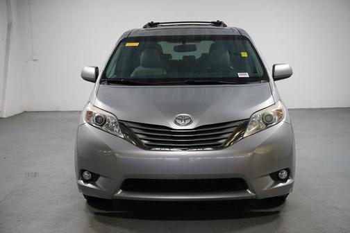 2017 Toyota Sienna XLE Premium