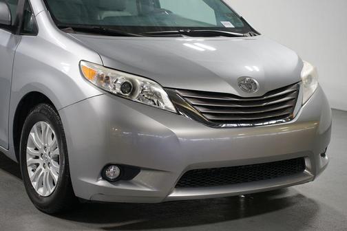 2017 Toyota Sienna XLE Premium