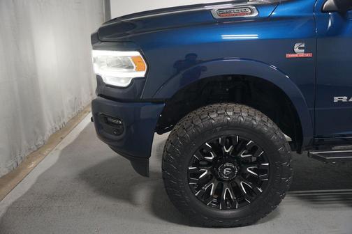 2022 RAM 2500 Laramie Crew Cab 4x4 6'4' Box