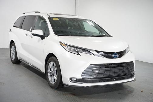 2025 Toyota Sienna Limited