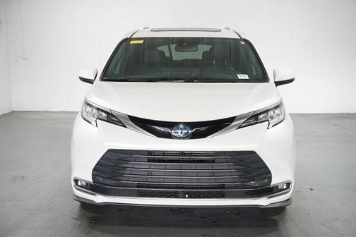 2025 Toyota Sienna Limited
