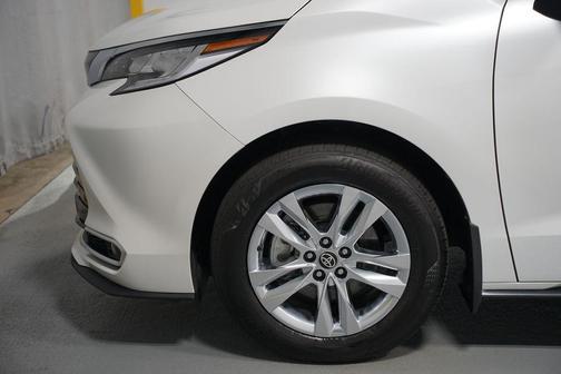 2024 Toyota Sienna Limited 7-Passenger