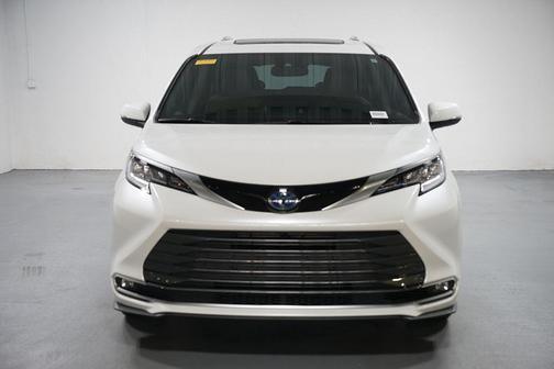 2024 Toyota Sienna Limited 7-Passenger