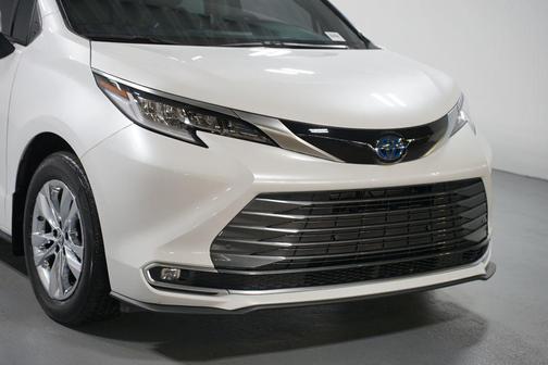 2024 Toyota Sienna Limited 7-Passenger