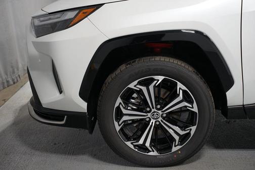 2025 Toyota RAV4 Hybrid SE