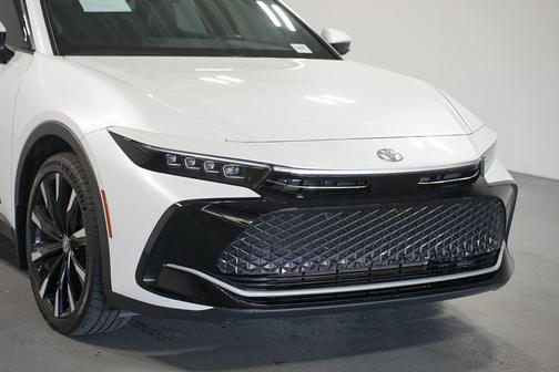 2024 Toyota Crown Platinum