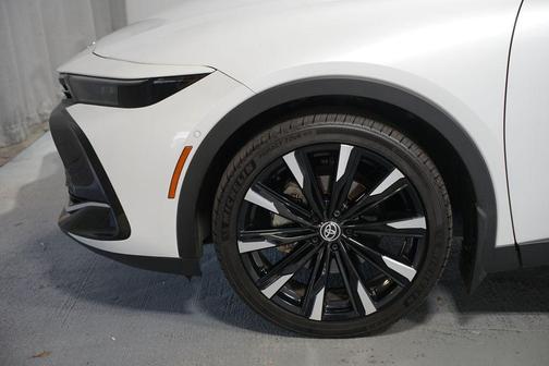 2024 Toyota Crown Platinum