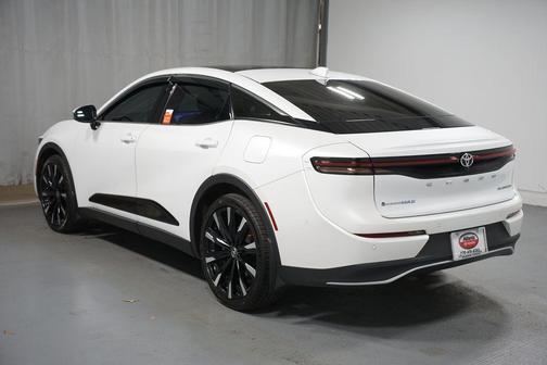 2024 Toyota Crown Platinum