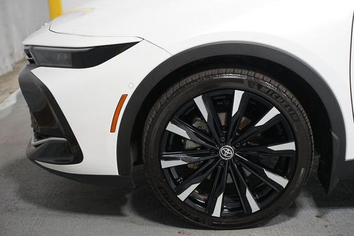 2024 Toyota Crown Platinum