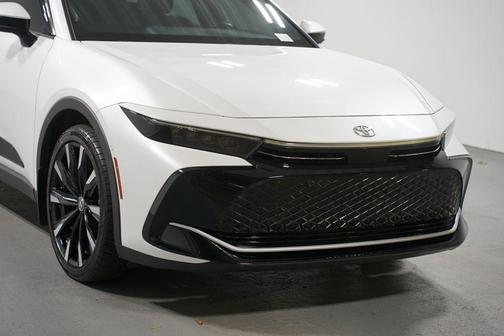 2024 Toyota Crown Platinum