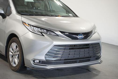 2023 Toyota Sienna Limited