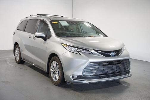 2023 Toyota Sienna Limited