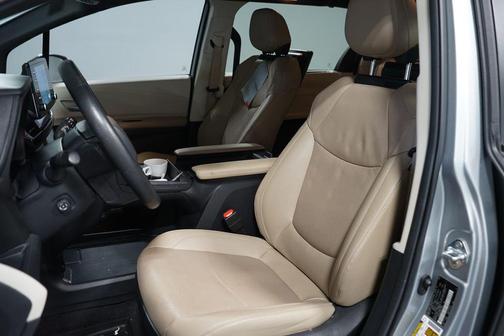 2023 Toyota Sienna Limited