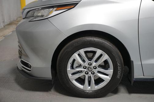 2023 Toyota Sienna Limited