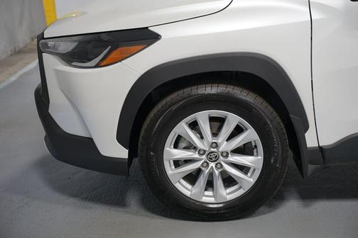 2025 Toyota Corolla Cross LE