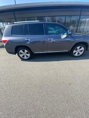 Gray 2013 Toyota Highlander Limited