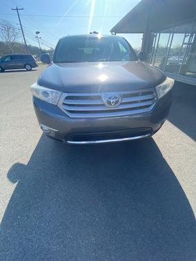 Gray 2013 Toyota Highlander Limited