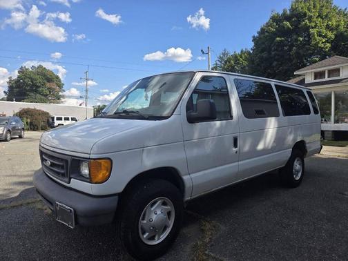 2007 Ford E350 Super Duty XL Wagon