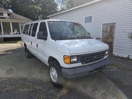 2007 Ford E350 Super Duty XL Wagon