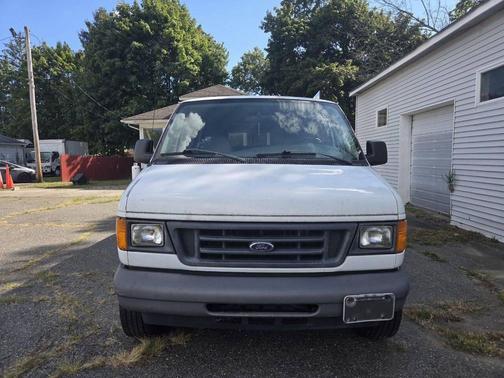 2007 Ford E350 Super Duty XL Wagon