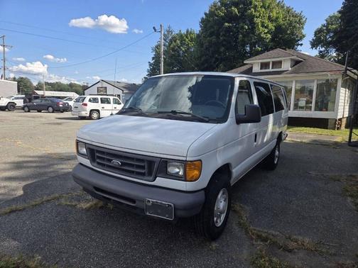 2007 Ford E350 Super Duty XL Wagon