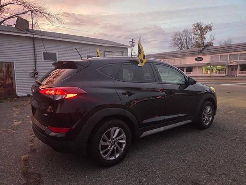 2017 Hyundai TUCSON SE