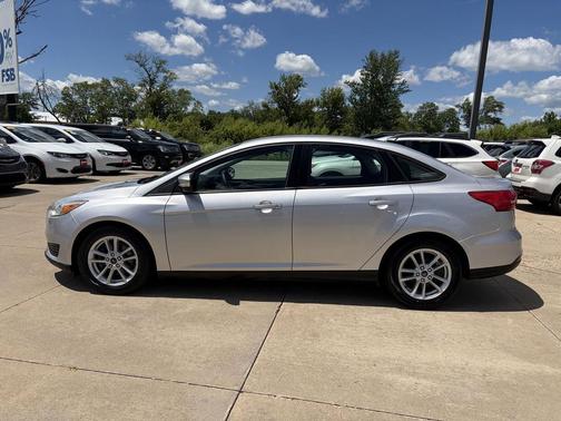 Ruby Red Metallic Tinted Clearcoat 2017 Ford Focus SE