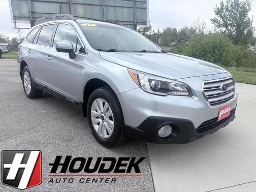 Ice Silver Metallic 2017 Subaru Outback 2.5i Premium