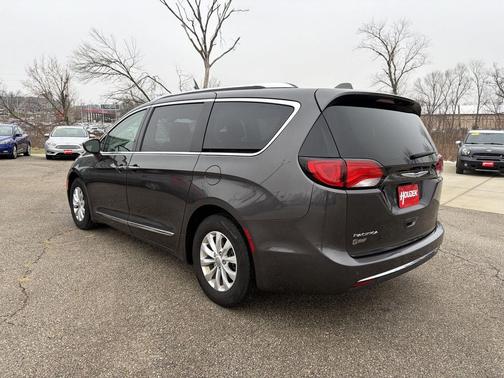 2018 Chrysler Pacifica Touring-L