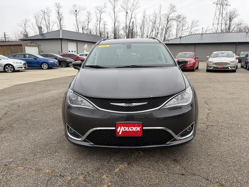 2018 Chrysler Pacifica Touring-L