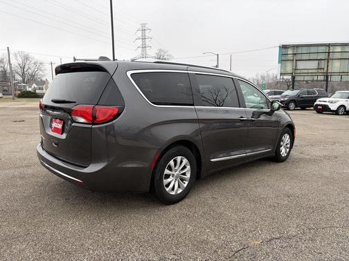 2018 Chrysler Pacifica Touring-L
