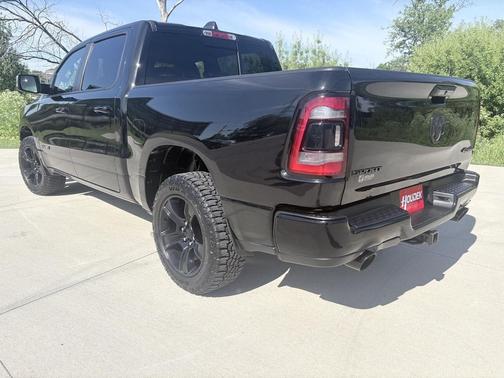 Diamond Black Crystal Pearl 2021 RAM 1500 Sport