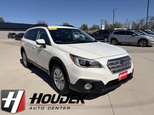 Crystal White Pearl 2017 Subaru Outback 2.5i Premium