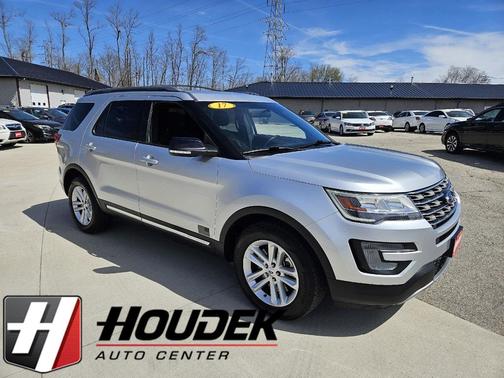Ingot Silver Metallic 2017 Ford Explorer XLT