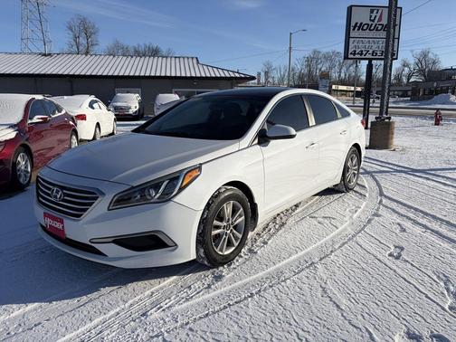 2017 Hyundai SONATA SE