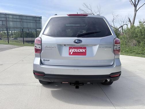 Ice Silver Metallic 2016 Subaru Forester 2.5i Premium