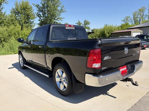 Brilliant Black Crystal Pearlcoat 2017 RAM 1500 Big Horn