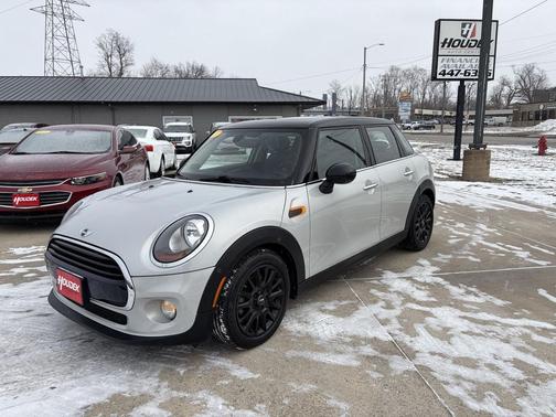 2017 MINI Hardtop Cooper