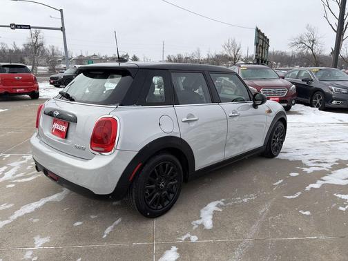 2017 MINI Hardtop Cooper