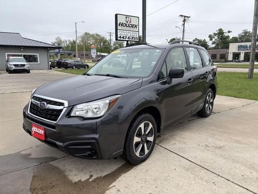 Crystal Black Silica 2018 Subaru Forester 2.5i