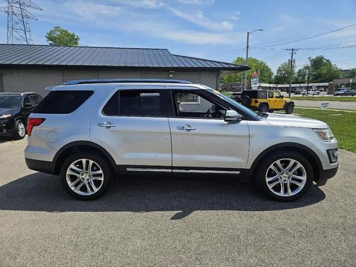 Ingot Silver Metallic 2017 Ford Explorer Limited