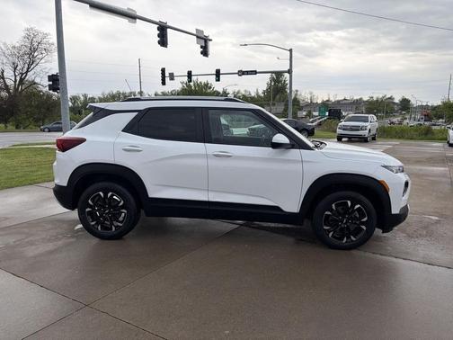 Summit White 2023 Chevrolet Trailblazer LT