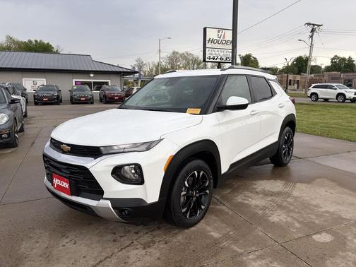 Summit White 2023 Chevrolet Trailblazer LT
