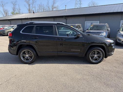 Brilliant Black Crystal Pearlcoat 2016 Jeep Cherokee Limited