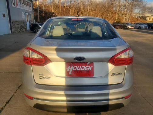 2015 Ford Fiesta SE